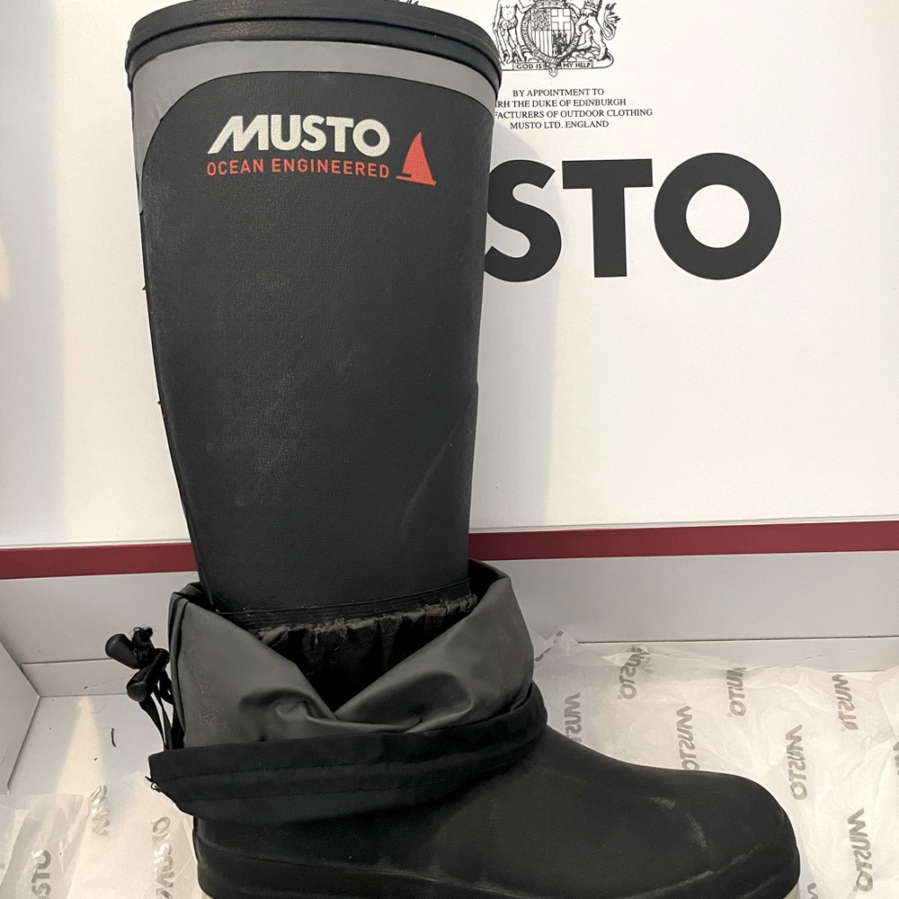 Musto sailing boots